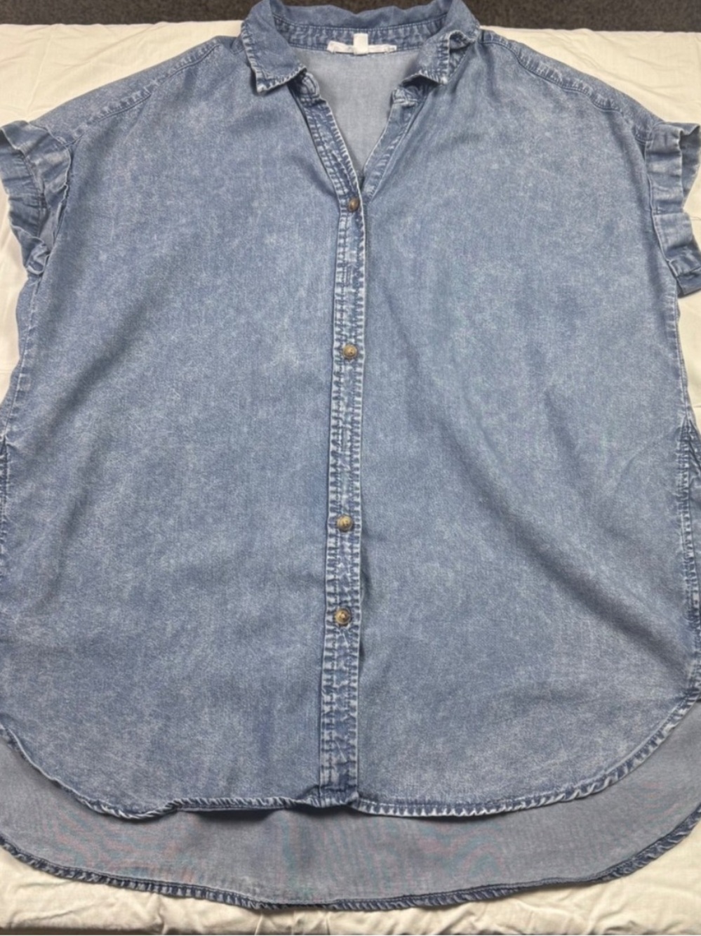 Jane + Delancey • Acid Wash Chambray Shirt